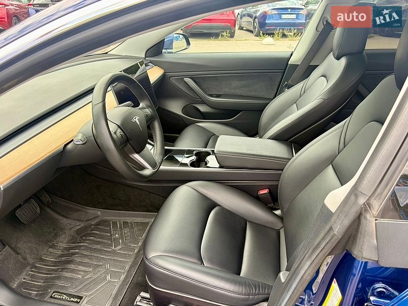 Седан Tesla Model 3 2018 в Днепре