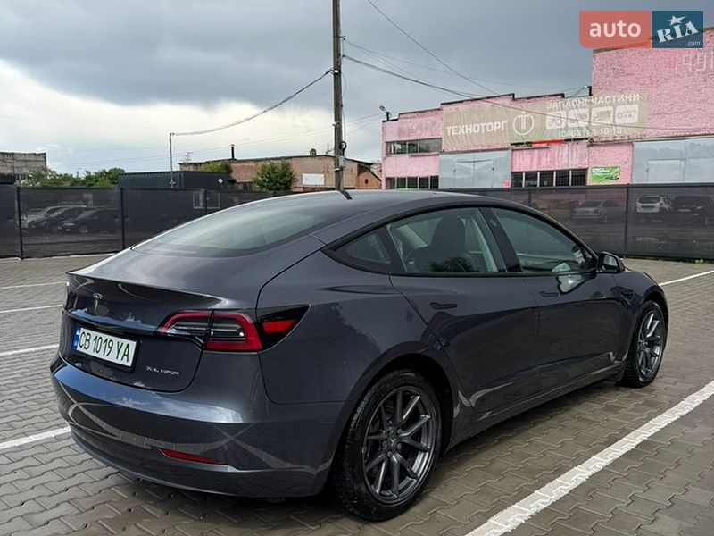 Седан Tesla Model 3 2023 в Киеве