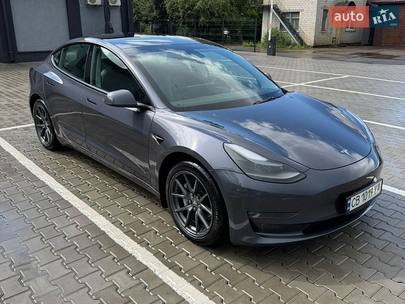 Седан Tesla Model 3 2023 в Киеве