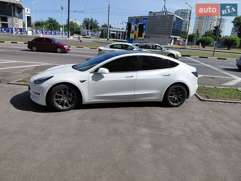 Tesla Model 3 2019