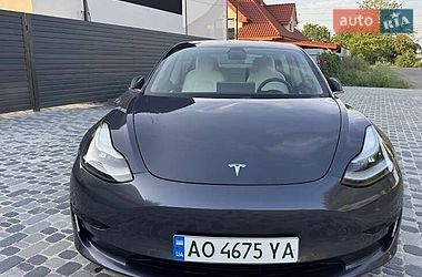 Седан Tesla Model 3 2019 в Львове