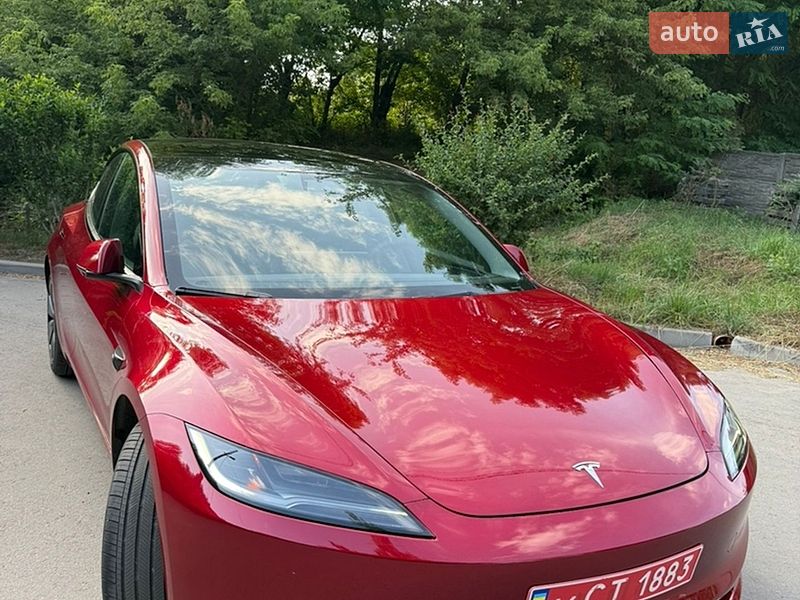 Седан Tesla Model 3 2024 в Самборе