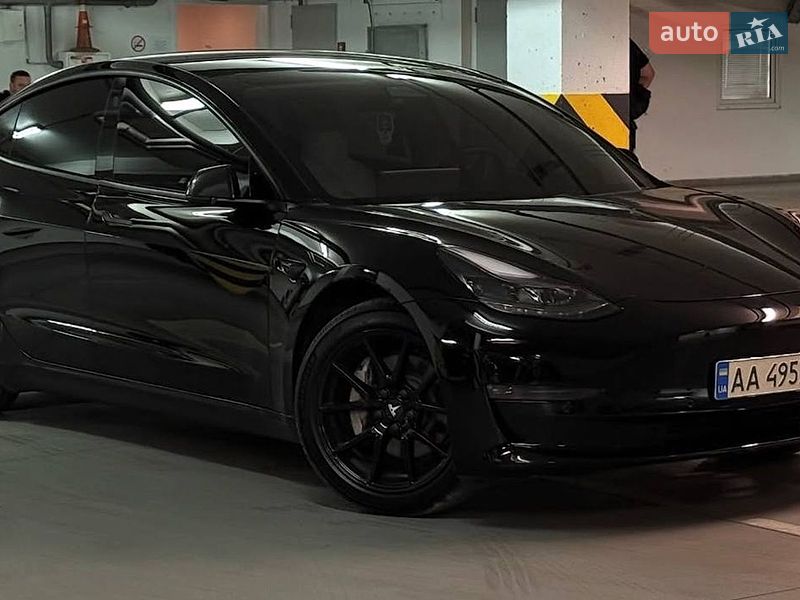 Седан Tesla Model 3 2021 в Виннице