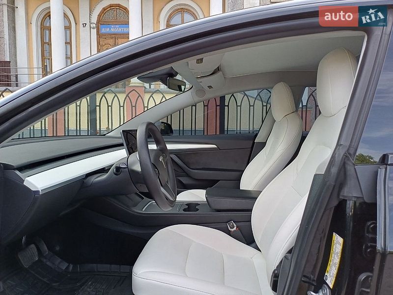 Седан Tesla Model 3 2021 в Каменском