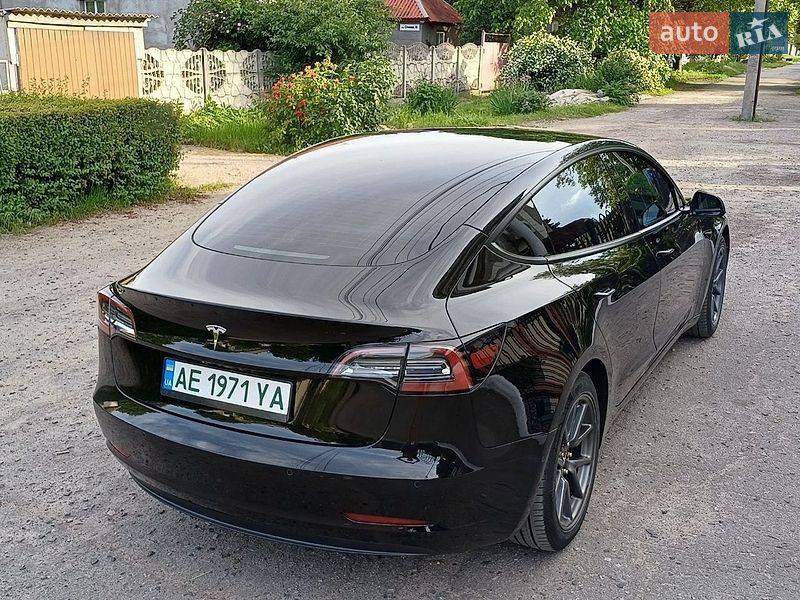 Седан Tesla Model 3 2021 в Каменском