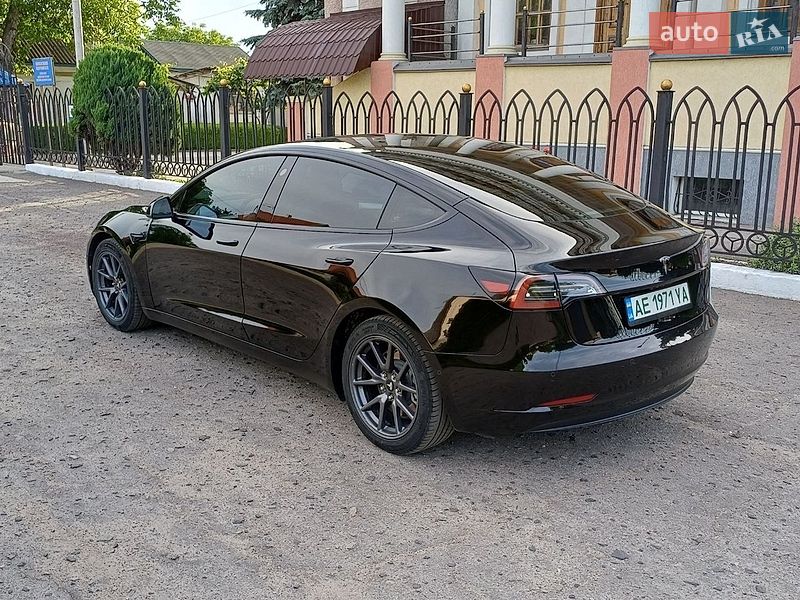 Седан Tesla Model 3 2021 в Каменском