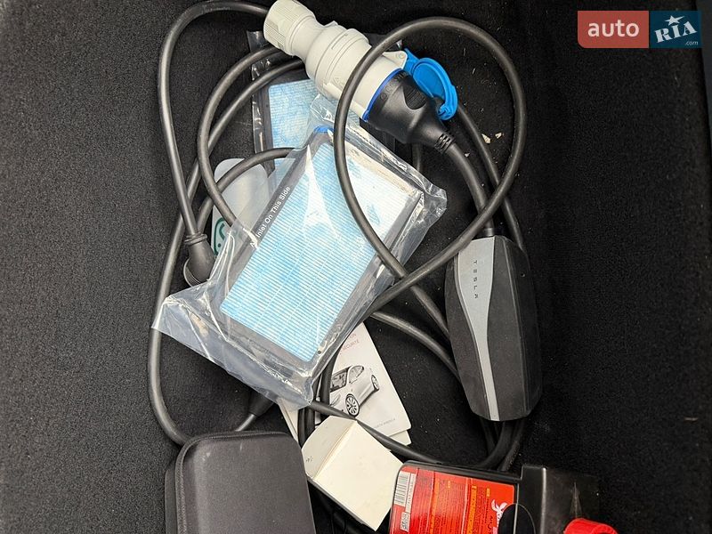 Седан Tesla Model 3 2018 в Житомире