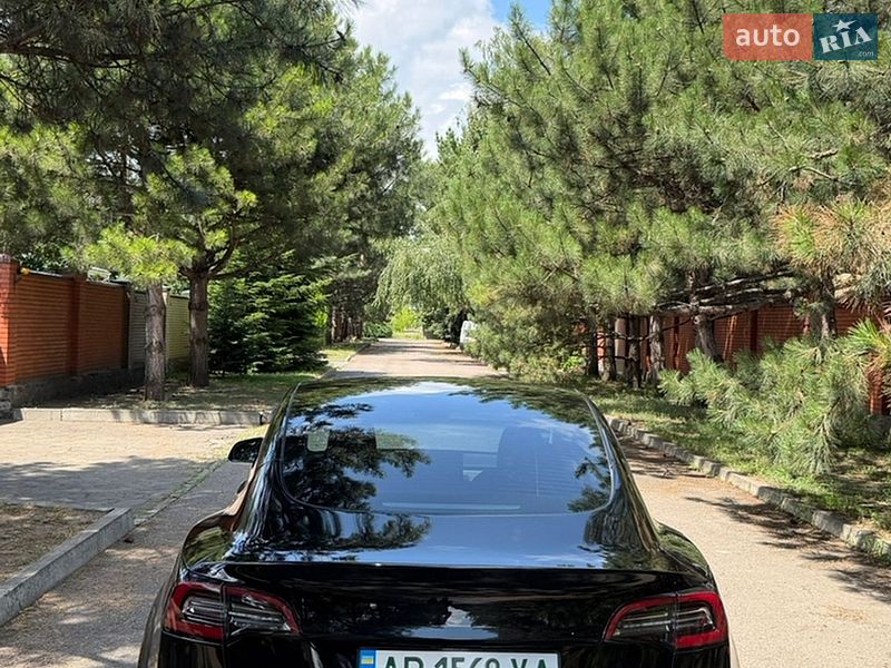 Седан Tesla Model 3 2022 в Днепре