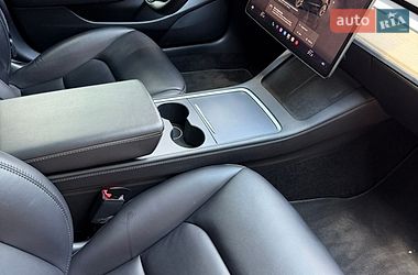 Седан Tesla Model 3 2022 в Днепре