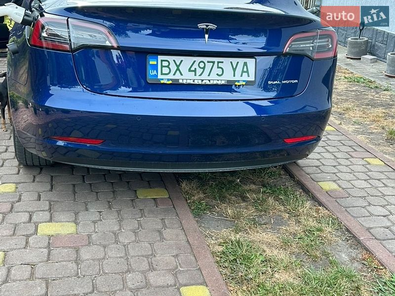 Седан Tesla Model 3 2022 в Львове
