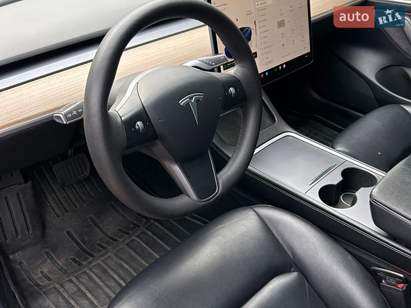 Седан Tesla Model 3 2022 в Львове
