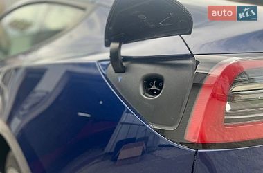 Седан Tesla Model 3 2023 в Киеве