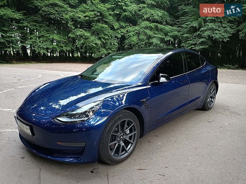 Tesla Model 3 2021