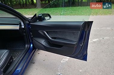 Седан Tesla Model 3 2021 в Львове