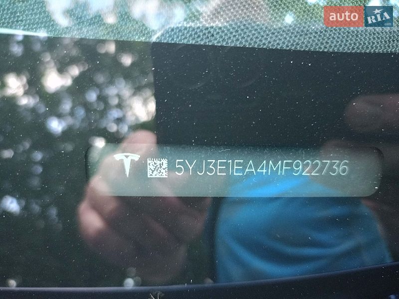 Седан Tesla Model 3 2021 в Львове