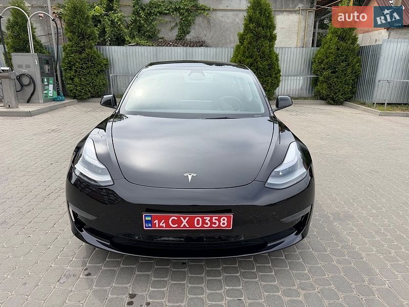 Седан Tesla Model 3 2022 в Ивано-Франковске