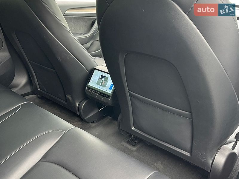 Седан Tesla Model 3 2023 в Киеве