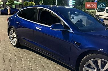 Седан Tesla Model 3 2020 в Львові