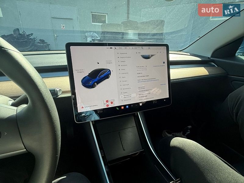 Седан Tesla Model 3 2020 в Львові
