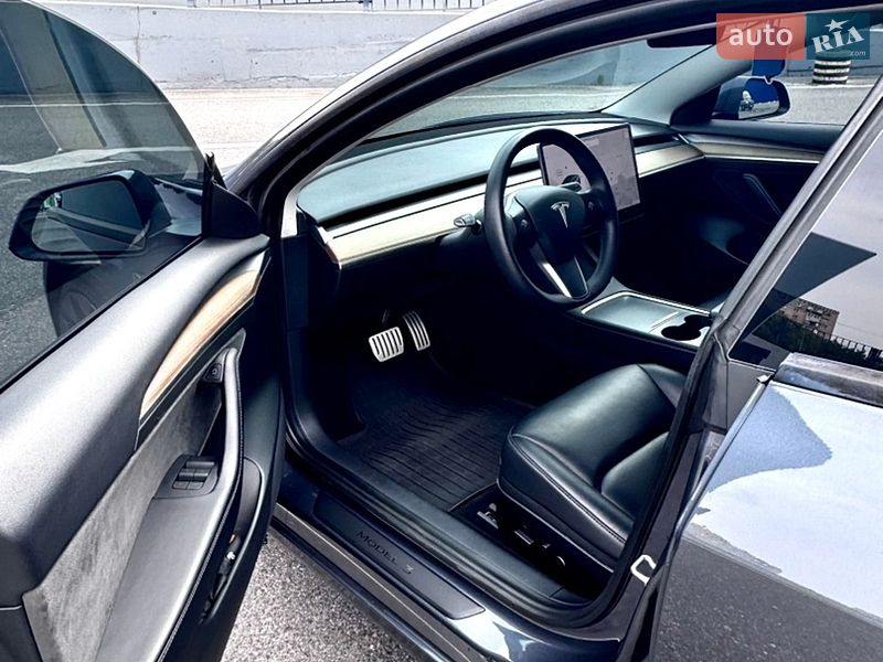 Седан Tesla Model 3 2021 в Полтаві