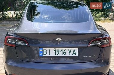 Седан Tesla Model 3 2018 в Киеве