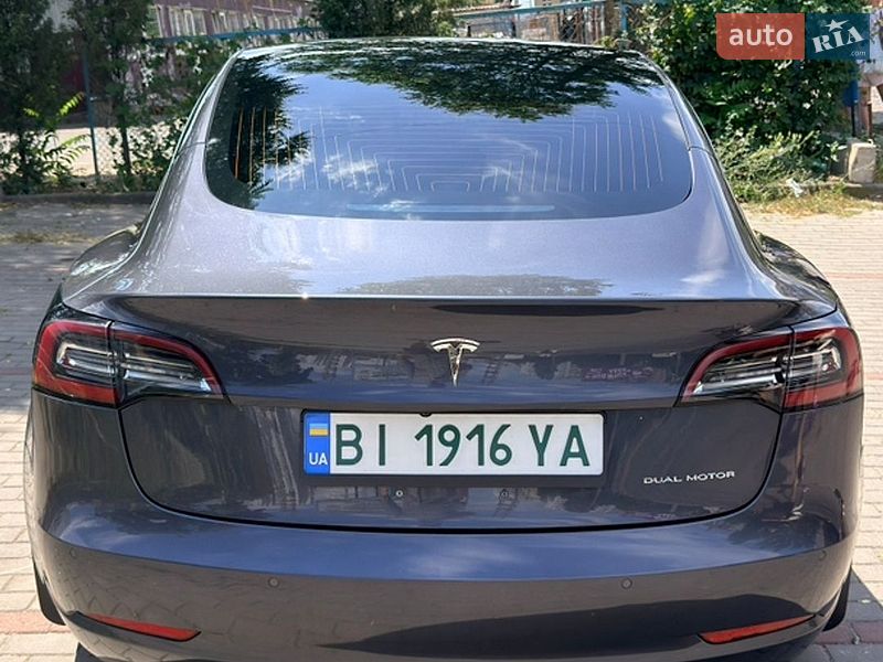 Седан Tesla Model 3 2018 в Киеве