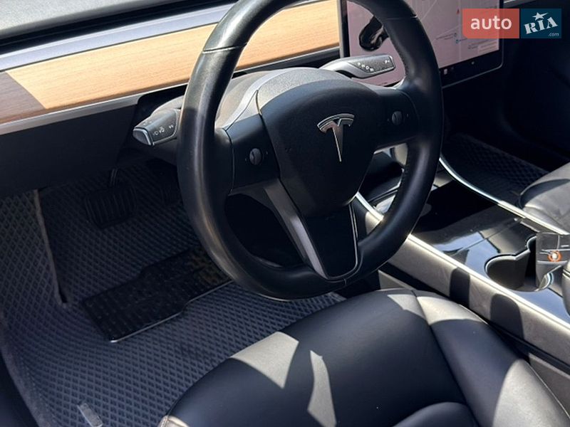 Седан Tesla Model 3 2018 в Киеве