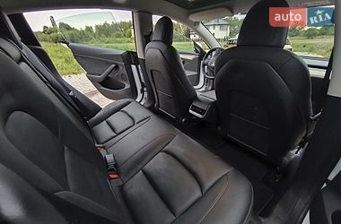 Седан Tesla Model 3 2023 в Киеве