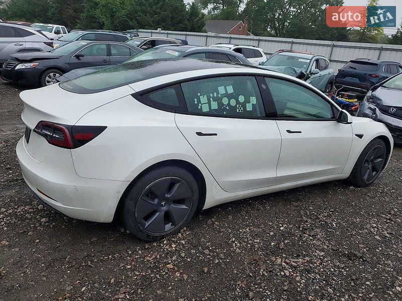 Седан Tesla Model 3 2021 в Львові