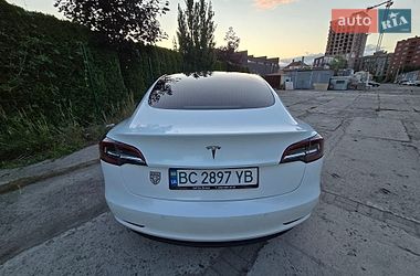 Седан Tesla Model 3 2019 в Львові