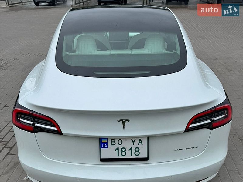 Седан Tesla Model 3 2019 в Тернополе