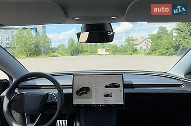Седан Tesla Model 3 2024 в Ровно