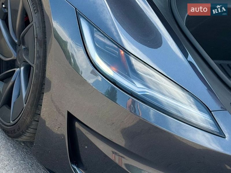 Седан Tesla Model 3 2024 в Ровно