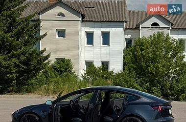 Седан Tesla Model 3 2024 в Ровно