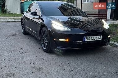 Седан Tesla Model 3 2019 в Лановцах