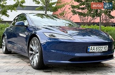 Седан Tesla Model 3 2023 в Киеве
