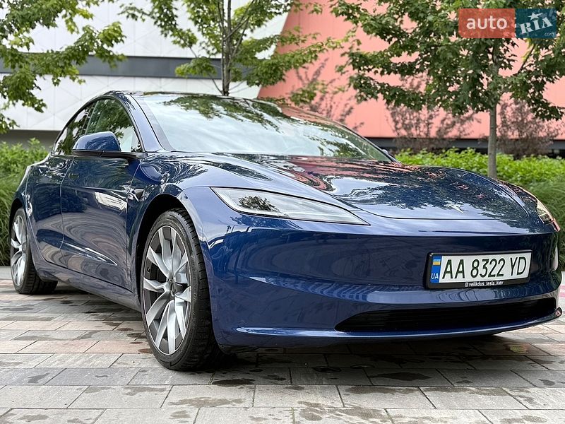 Седан Tesla Model 3 2023 в Киеве