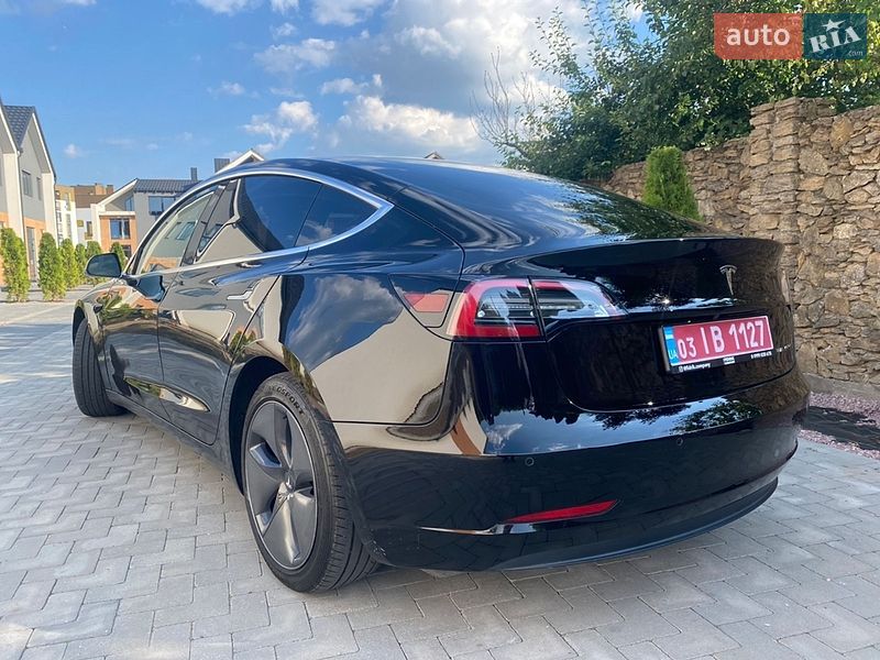 Седан Tesla Model 3 2019 в Луцке
