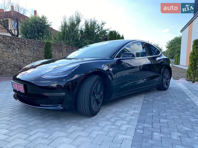 Седан Tesla Model 3 2019 в Луцке