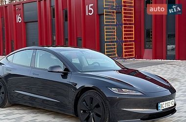 Седан Tesla Model 3 2024 в Львове