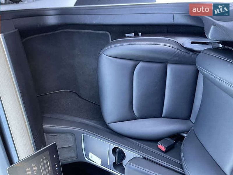 Седан Tesla Model 3 2022 в Киеве