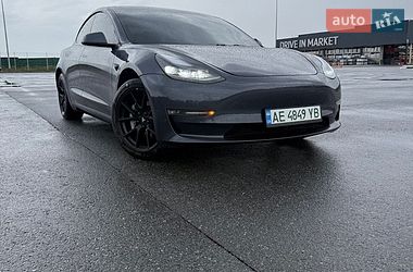 Седан Tesla Model 3 2022 в Днепре