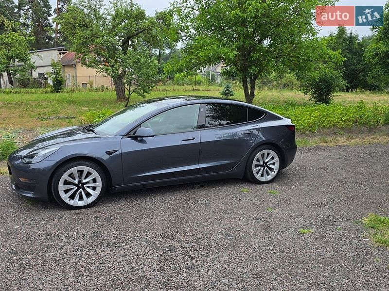 Седан Tesla Model 3 2022 в Львове Седан Tesla Model 3 2022 в Львове