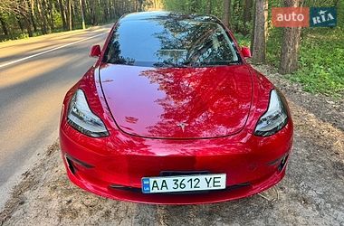 Седан Tesla Model 3 2019 в Киеве