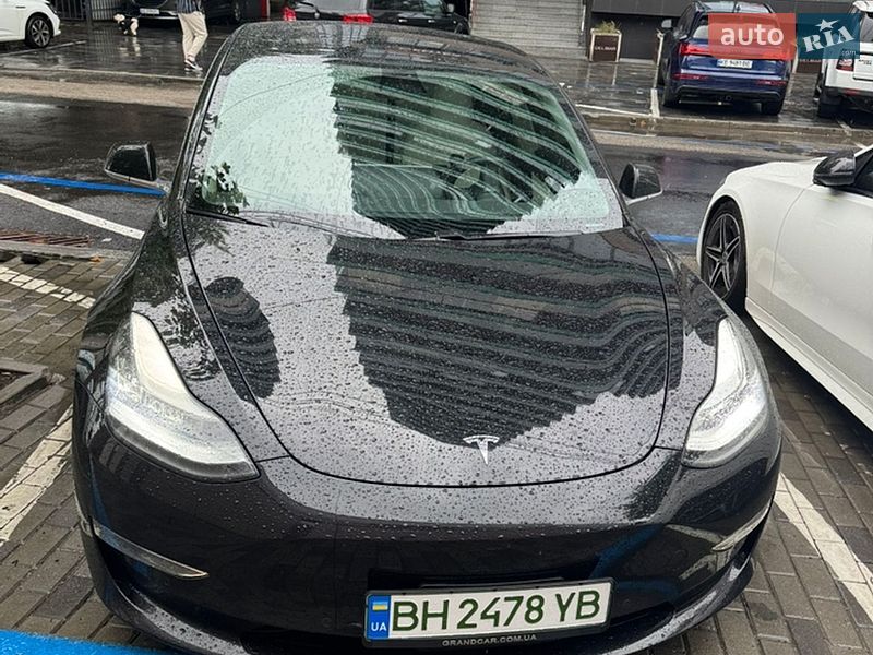 Tesla Model 3 2020
