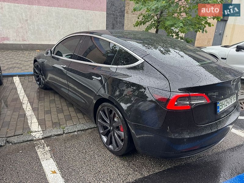 Седан Tesla Model 3 2020 в Днепре