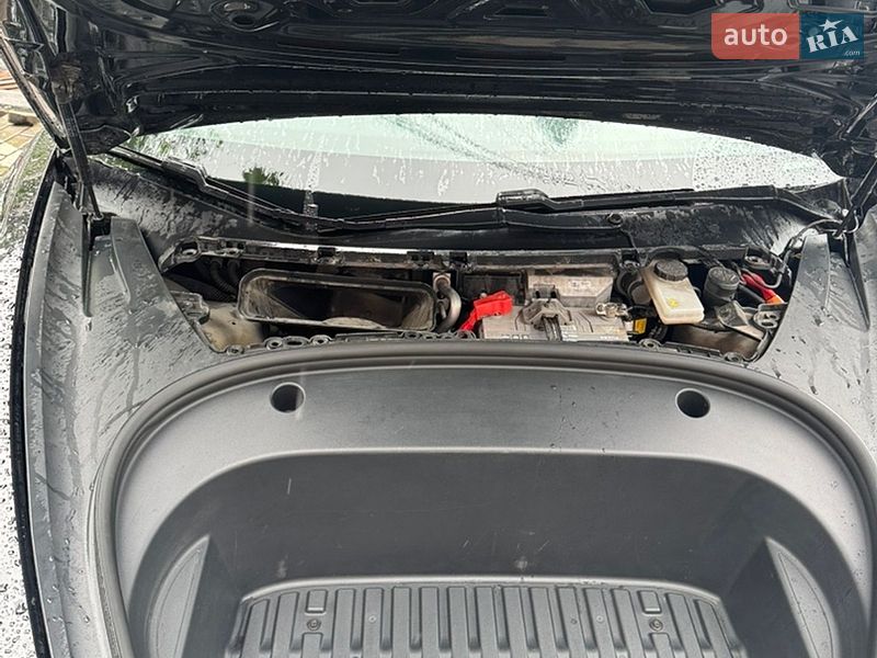 Седан Tesla Model 3 2020 в Днепре