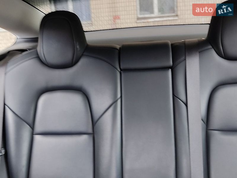 Седан Tesla Model 3 2018 в Вінниці