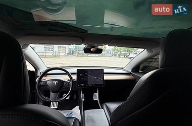 Седан Tesla Model 3 2019 в Киеве