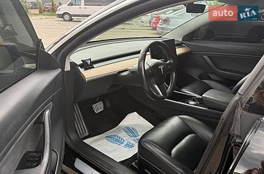 Седан Tesla Model 3 2019 в Киеве